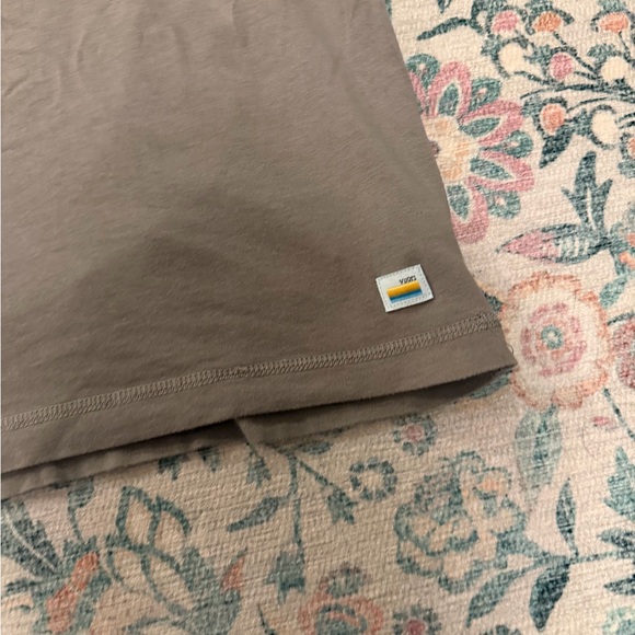 Vuori Shirt - Picture 2 of 3